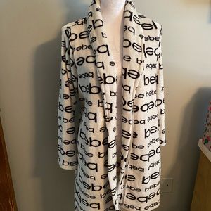Bebe bathrobe great condition